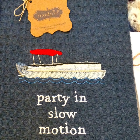 - 3 New Mud Pie hand towels - Picture 6 of 7